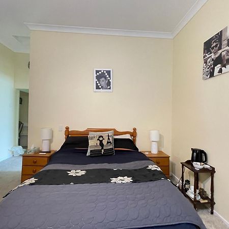 Hotel Victoria House Geraldine Esterno foto